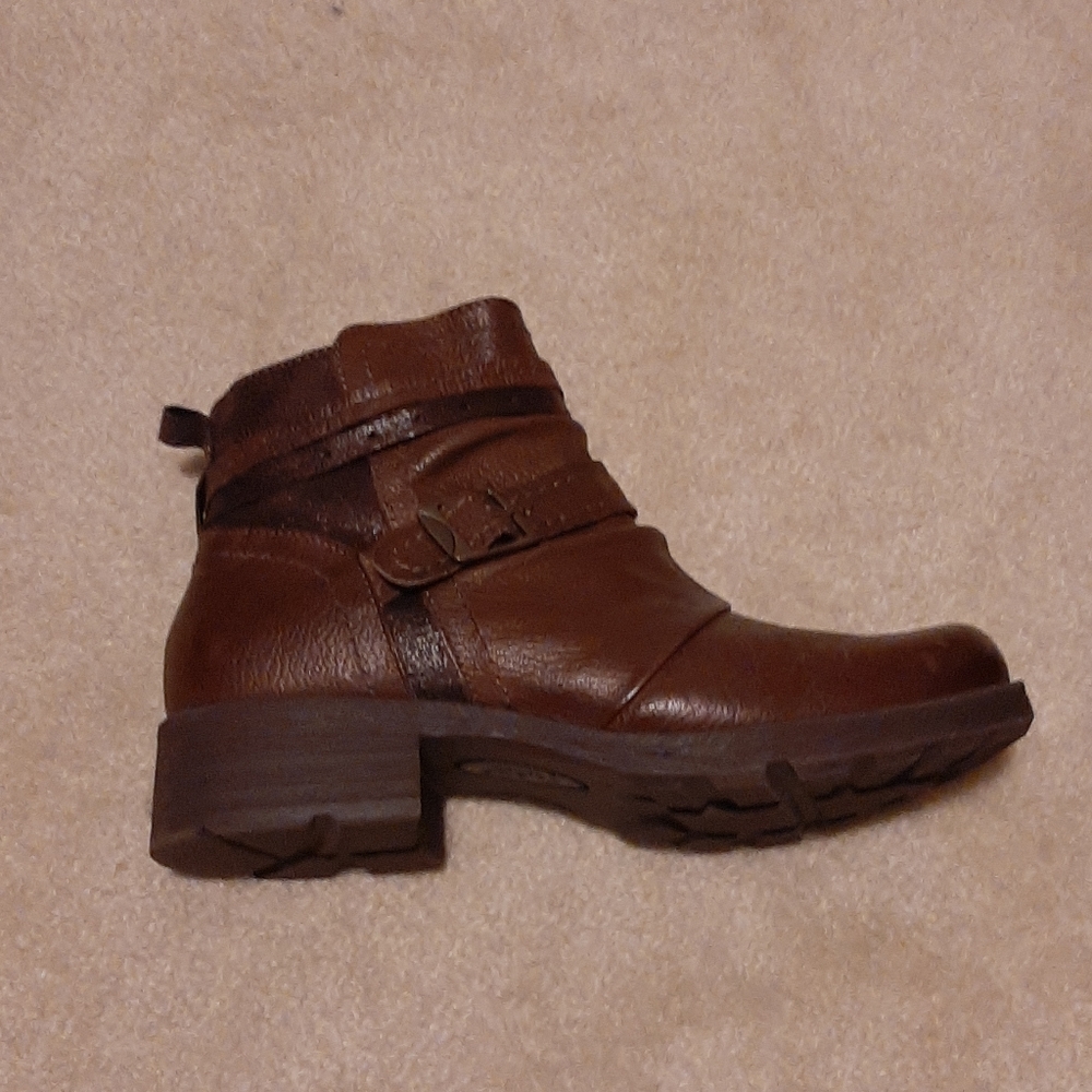 Boots - Picture 2 of 3